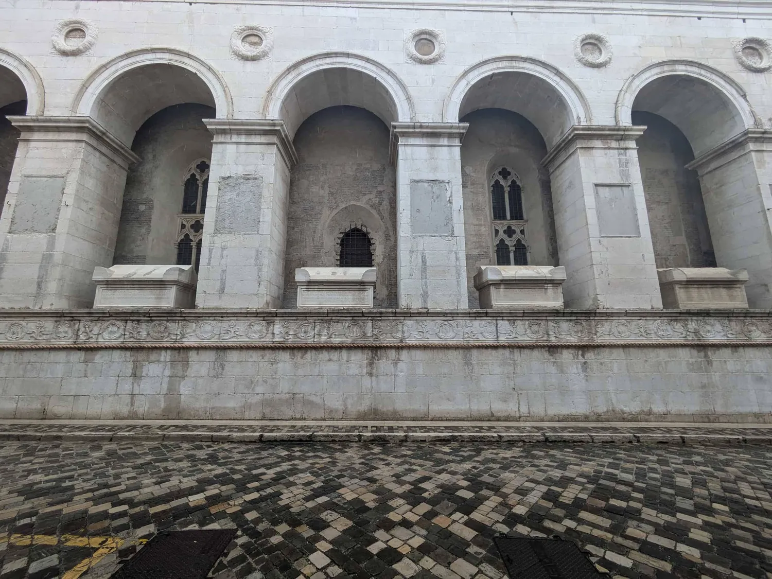 Side galleria of the Tempio Malatestiano